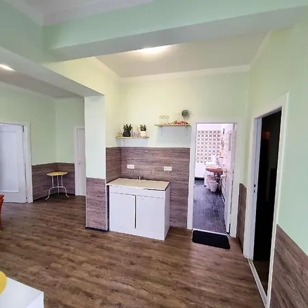 Thomas 2* ベルリン