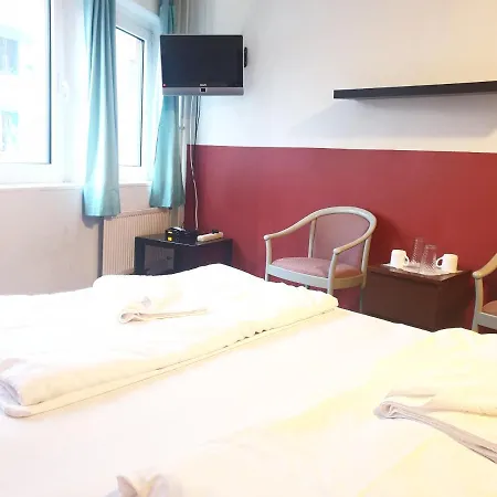 בית הארחה Thomas 2*